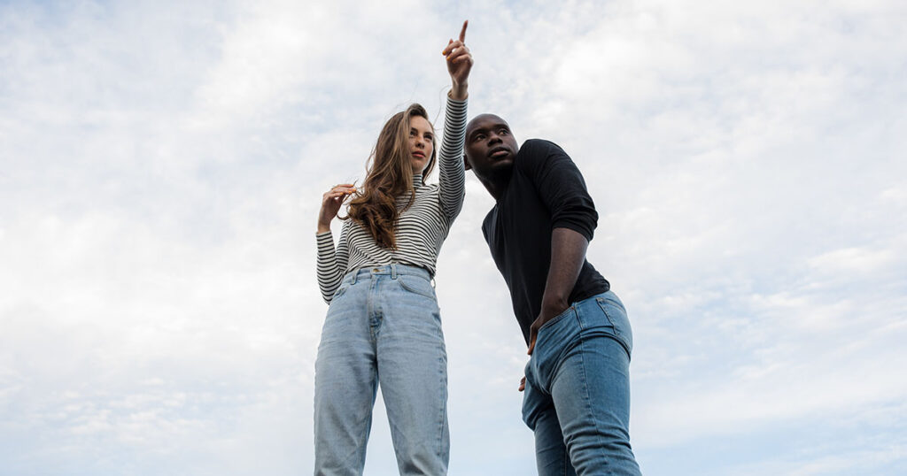 Podstawowe zwroty po angielsku - kireunki i poruszanie się po mieście